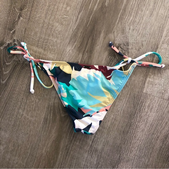 O’Neill Swim Bottom - Picture 3 of 3